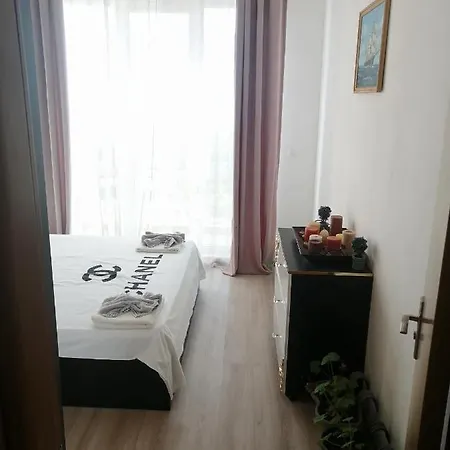 с изглед към морето и външен басейн