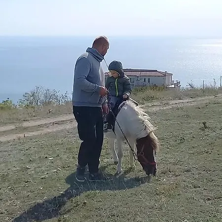с изглед към морето и външен басейн